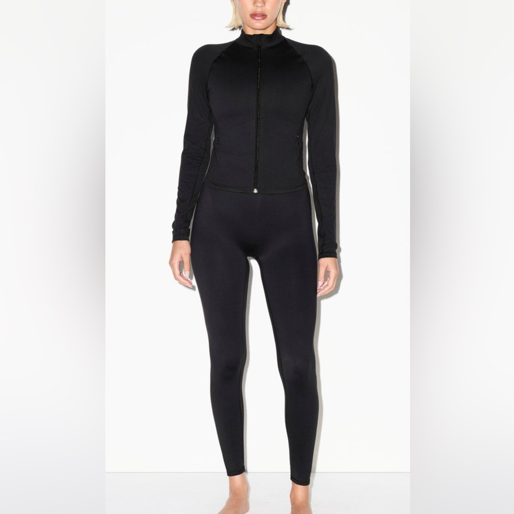 NIKE SKIMS Matte obsidian 26” legging black S NWT (SK0221)